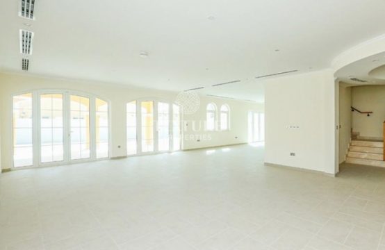 Genuine Ad | Huge | 5 Bedroom Villa| Jumeirah Park